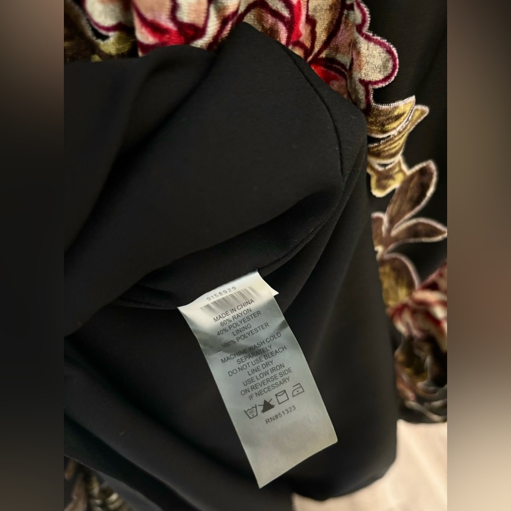 Vince Camuto Black Floral Long Sleeve Dress - Picture 10 of 10